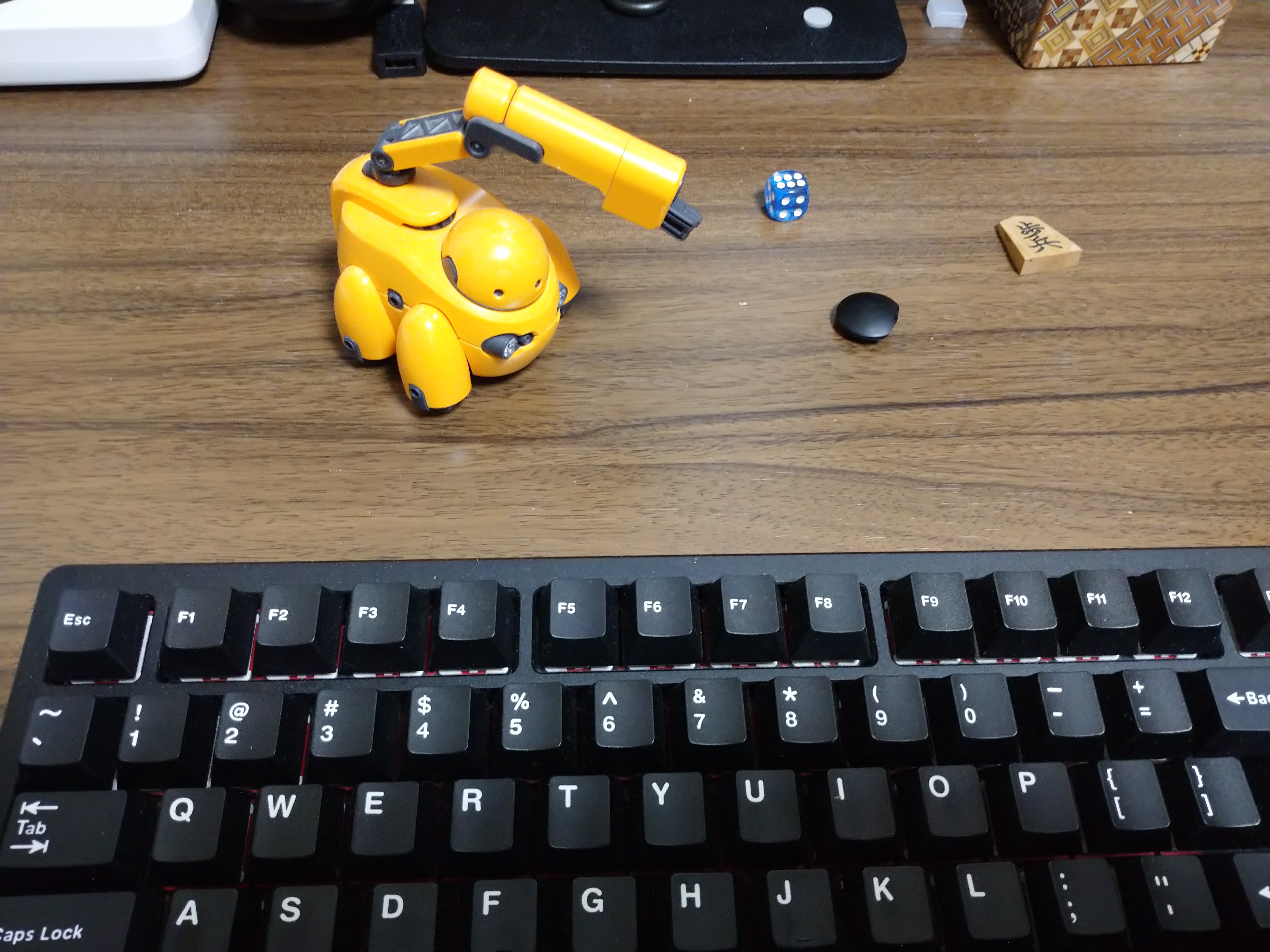 小物を追加した机画像